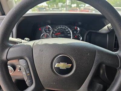 2024 Chevrolet Express Passenger 3500 1LT