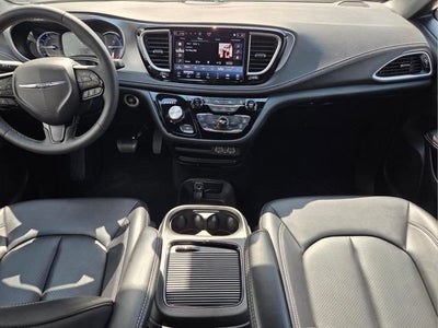 2024 Chrysler Pacifica Hybrid S Appearance Pkg