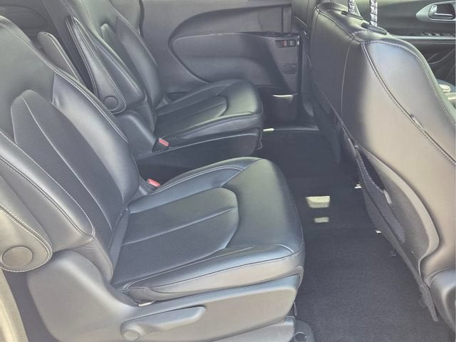 2024 Chrysler Pacifica Hybrid S Appearance Pkg