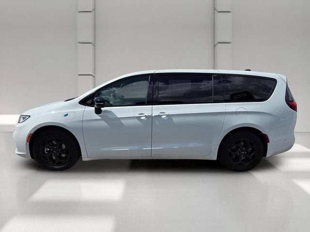 2024 Chrysler Pacifica Hybrid S Appearance Pkg