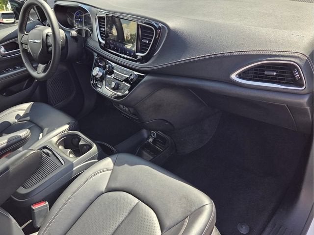 2024 Chrysler Pacifica Hybrid S Appearance Pkg