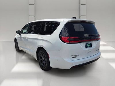 2024 Chrysler Pacifica Hybrid S Appearance Pkg