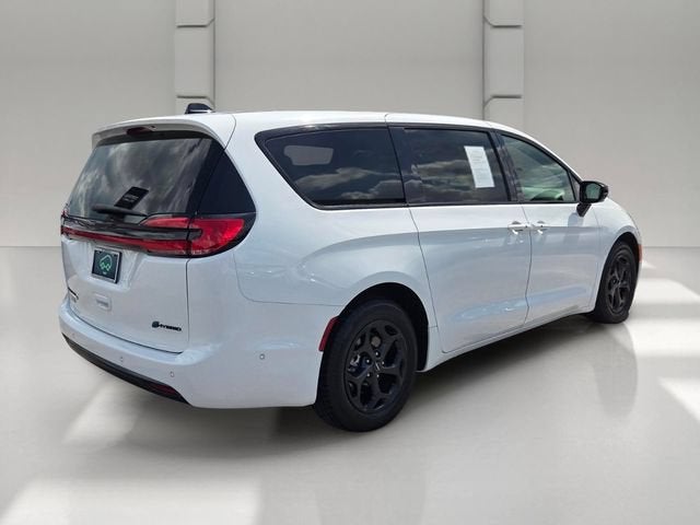 2024 Chrysler Pacifica Hybrid S Appearance Pkg