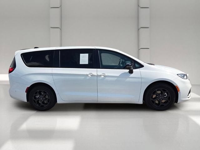 2024 Chrysler Pacifica Hybrid S Appearance Pkg
