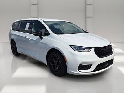 2024 Chrysler Pacifica Hybrid S Appearance Pkg