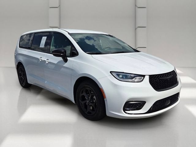 2024 Chrysler Pacifica Hybrid S Appearance Pkg