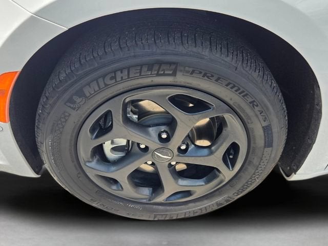 2024 Chrysler Pacifica Hybrid S Appearance Pkg