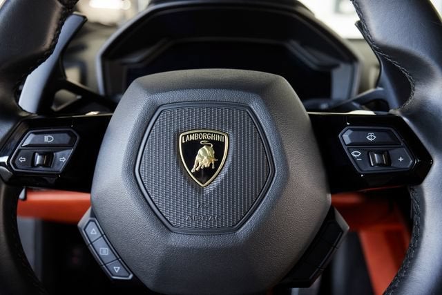2018 LAMBORGHIN HURACAN Base