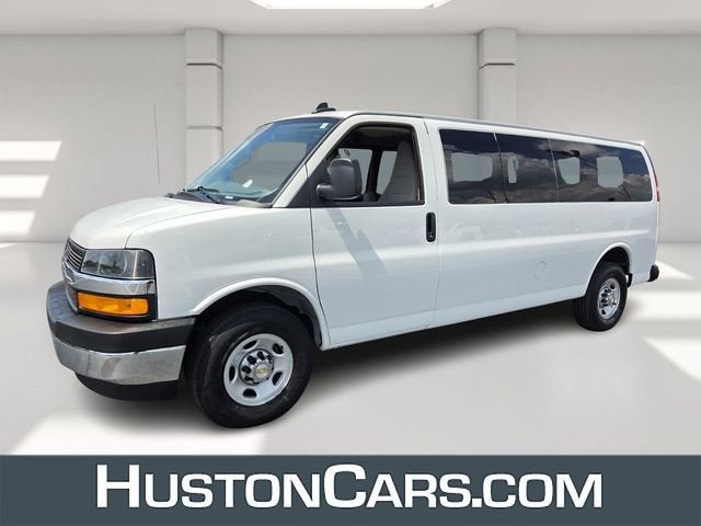 2024 Chevrolet Express Passenger 3500 1LT