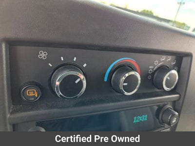 2024 Chevrolet Express Passenger 3500 1LT