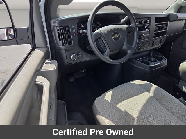 2024 Chevrolet Express Passenger 3500 1LT