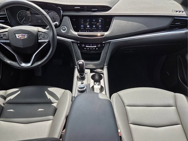 2024 Cadillac XT6 Luxury