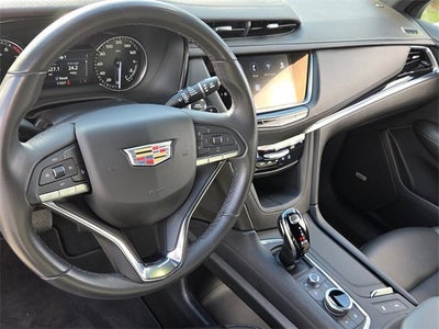 2025 Cadillac XT6 Luxury