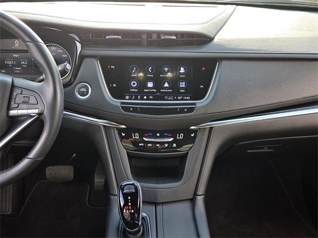 2025 Cadillac XT6 Luxury