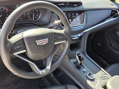 2024 Cadillac XT6 Luxury