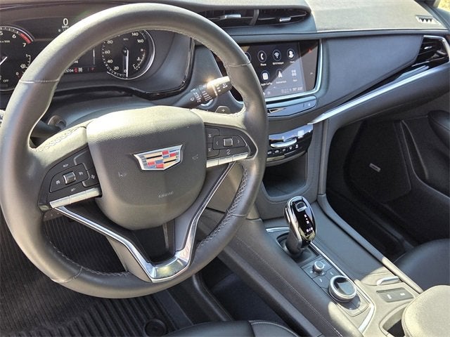 2024 Cadillac XT6 Luxury