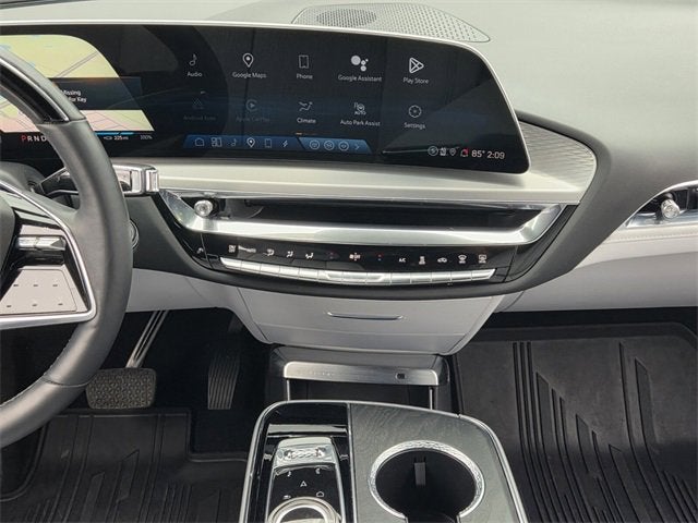 2023 Cadillac LYRIQ Luxury