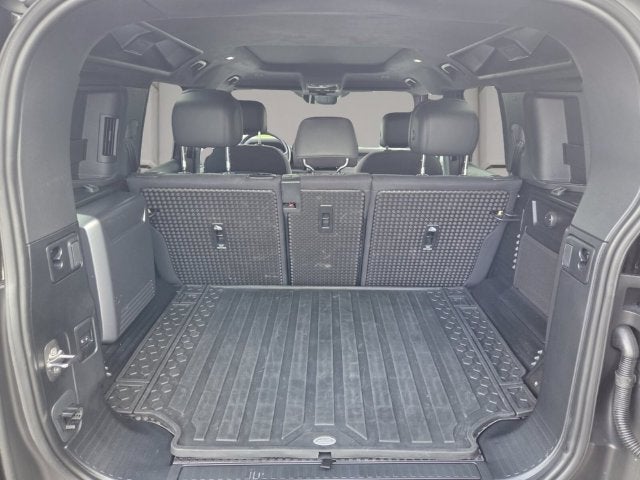 2025 Land Rover Defender V8