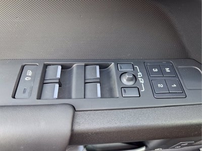 2025 Land Rover Defender V8