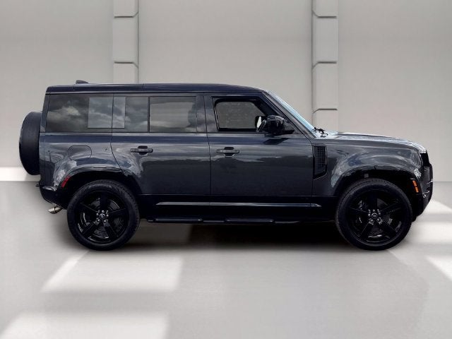 2025 Land Rover Defender V8