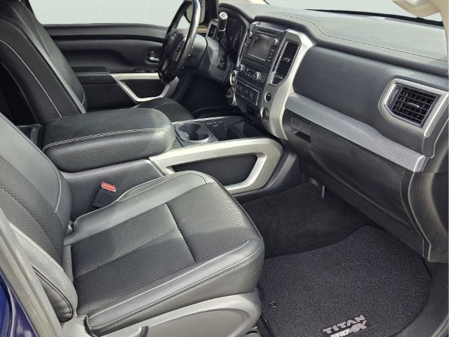 2019 Nissan Titan PRO-4X - Photo 19