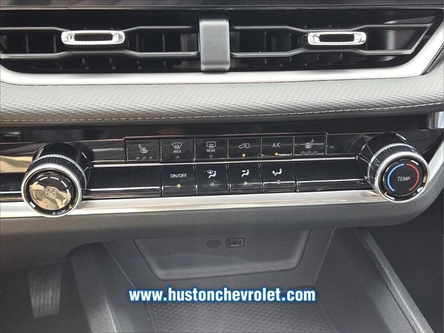 2027 Chevrolet Equinox LT - Photo 25