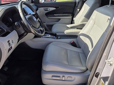 2019 Honda Pilot Touring 8-Passenger