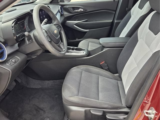 2024 Chevrolet Trax LS - Photo 10