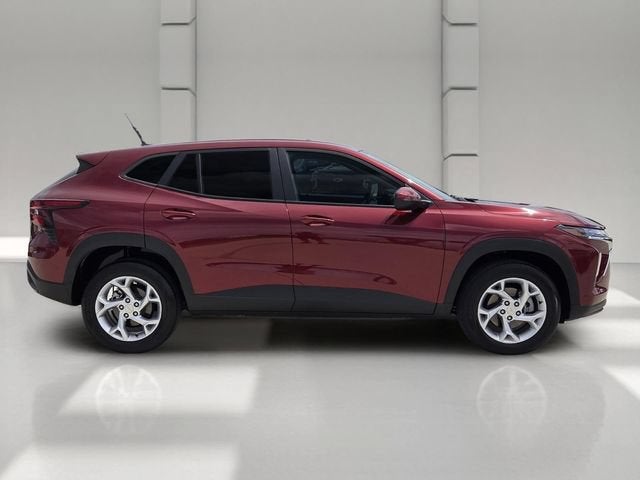 2024 Chevrolet Trax LS - Photo 6