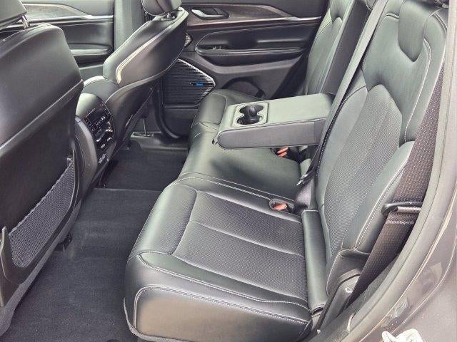 2022 Jeep Grand Cherokee Overland 4x2