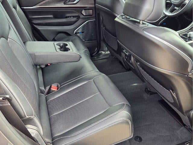 2022 Jeep Grand Cherokee Overland 4x2