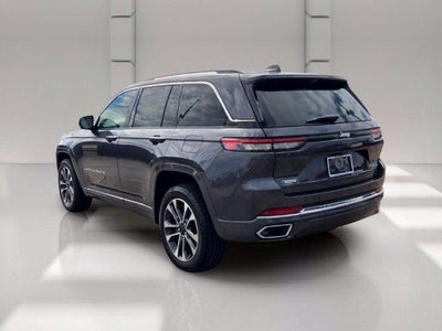 2022 Jeep Grand Cherokee Overland 4x2