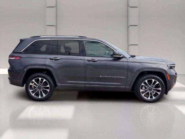2022 Jeep Grand Cherokee Overland 4x2