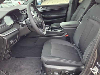 2026 Jeep Grand Cherokee Laredo 4x4