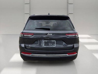 2026 Jeep Grand Cherokee Laredo 4x4