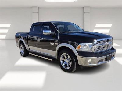 2017 RAM 1500 Laramie 4x2 Crew Cab 5'7" Box