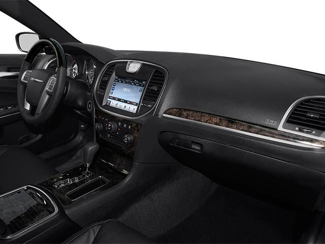 2014 Chrysler 300 4dr Sdn RWD