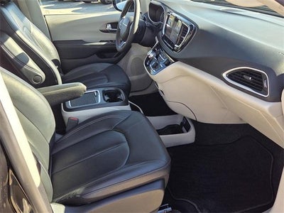 2024 Chrysler Pacifica Touring L FWD