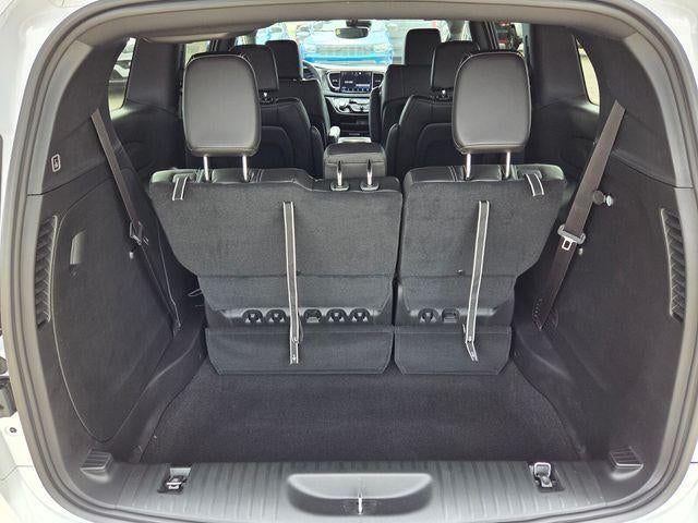 2027 Chrysler Pacifica Select FWD