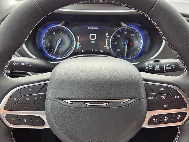 2027 Chrysler Pacifica Select FWD