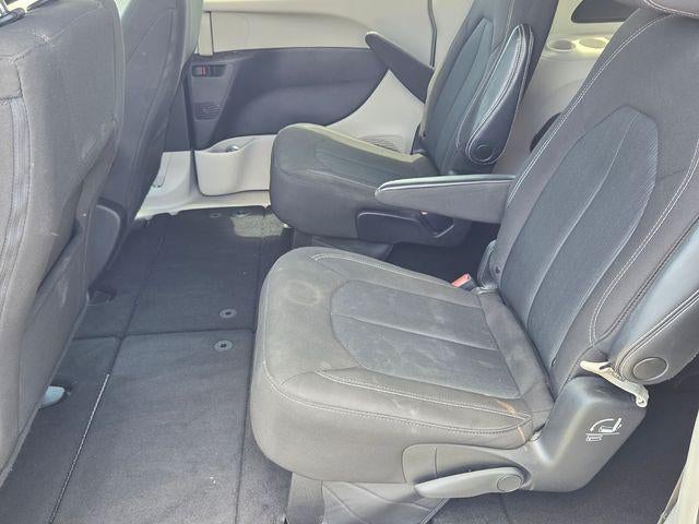 2023 Chrysler Voyager LX FWD