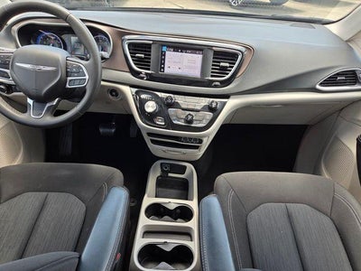 2023 Chrysler Voyager LX FWD