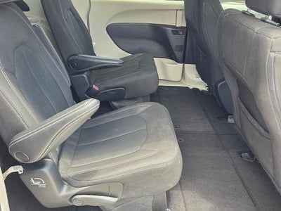 2023 Chrysler Voyager LX FWD