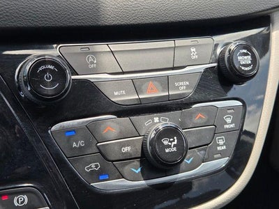 2023 Chrysler Voyager LX FWD