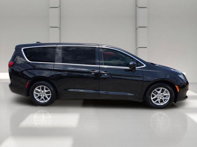 2023 Chrysler Voyager LX FWD