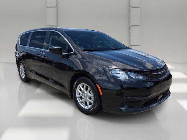 2023 Chrysler Voyager LX FWD