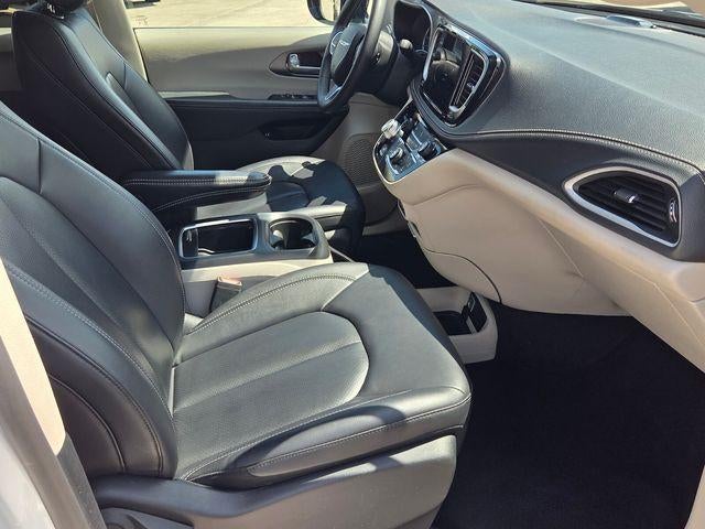 2024 Chrysler Pacifica Hybrid Select FWD