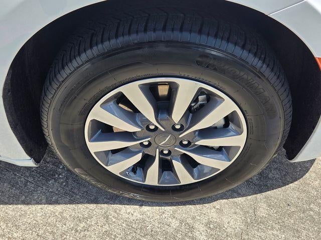 2024 Chrysler Pacifica Hybrid Select FWD