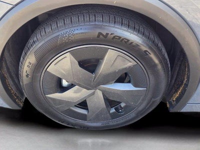 2024 Toyota Prius LE (Natl)